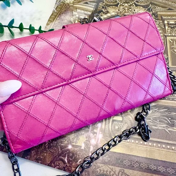 CHANEL Quilted Wallet - Picture 11 of 12